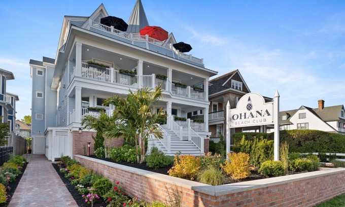 Cape May House | Luxury Oceanfront Penthouse with Sweeping View and Hot tub