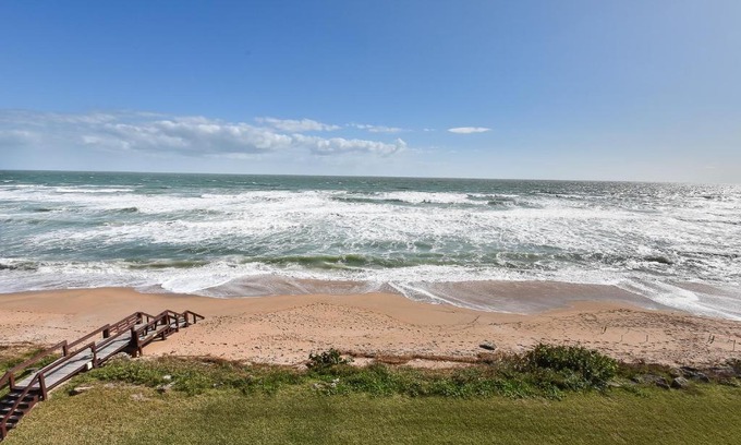 Bethune Beach Apartment | Luxury Oceanfront Condo with Breathtaking Views Pool WiFi ~ CH516