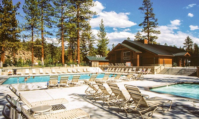 Fox Farm Resort | Luxury one bedroom and one bathroom unit with full amenities