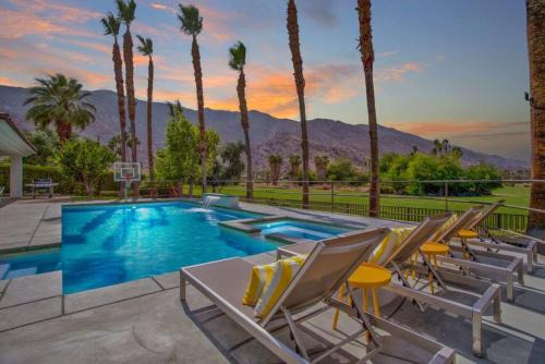 Palm Springs House | Luxury Palm Springs Retreat w/Heated Pool & Spa