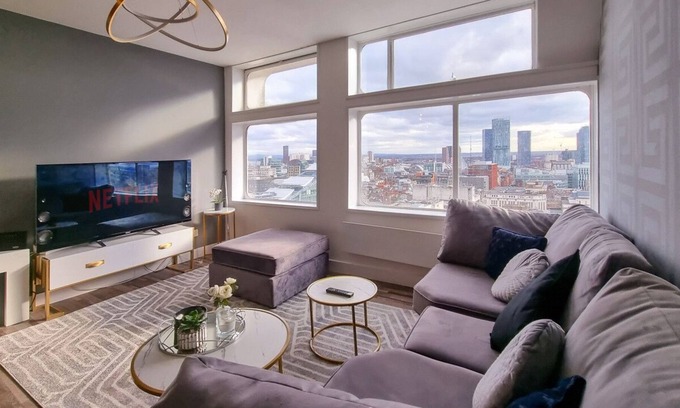 Manchester City Centre Apartment | Luxury Penthouse,Great location,23rd floor views