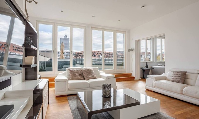 Mitte Apartment | Luxury penthouse Leipzig Markt/Thomaskirche with 5 comfortable double bedrooms