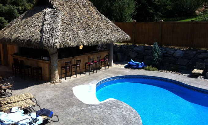 Central Okanagan House | Luxury pool and cabana lake house