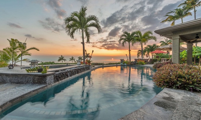 Kahaluu-Keauhou House | Luxury Private Vacation | 180° Ocean View | AC | Pool | WiFi