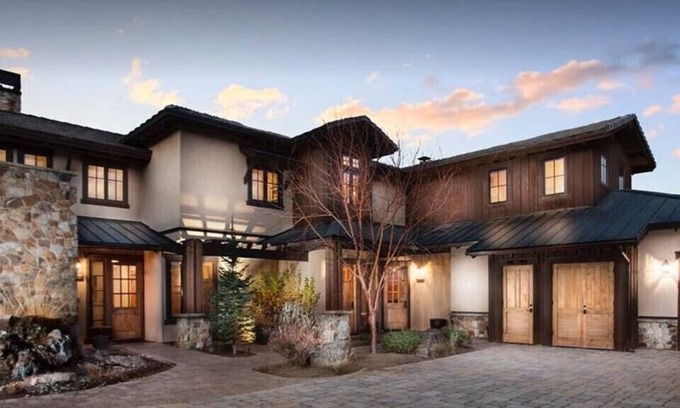 Pronghorn House | Luxury Pronghorn Resort 4-bedroom Villa on 18th hole