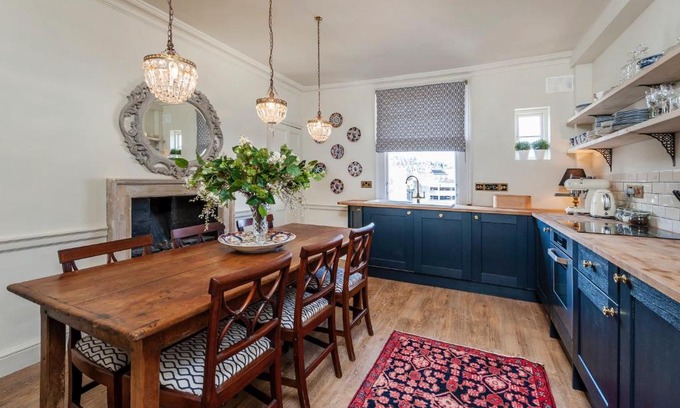 Bath City Centre Apartment | Luxury Regency Apartment in Bath City Centre