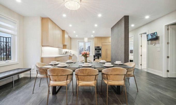 Lawrence Heights House | Luxury Retreat Steps to Yorkdale Mall and Close to everything