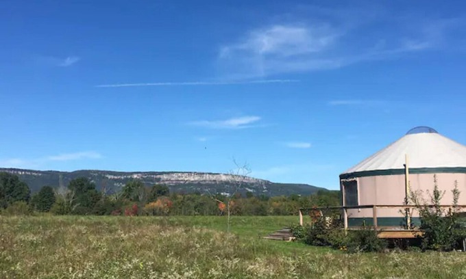 Gardiner Cabin | Luxury retreat w/private deck, garden, firepit on organic farm