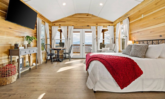 Marion Cabin | Luxury, Romantic, Views, Outdoor Tub, Hike-waterfall