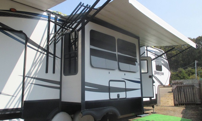Fort Bragg House | Luxury RV 1/4 mile from the beach and MacKerricher State Park.
