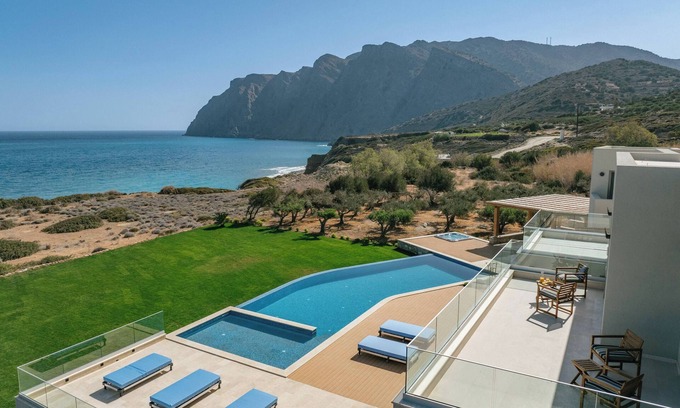 Pefki Villa | Luxury sea view villa surrounded by natural beauty