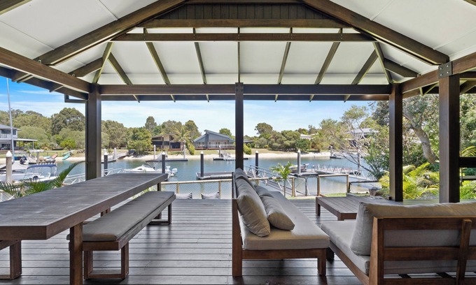 Gold Coast House | Luxury South Stradbroke Island Escape 4 Bed with Pool
