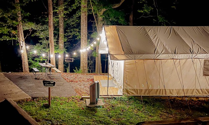 Delta RV Rental | Luxury Spacious Glamping, Lake View, Grill, Pool, Pet Friendly, Swim