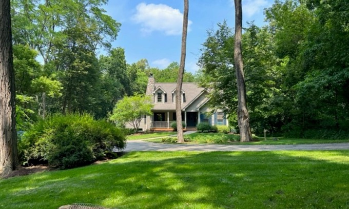 The Galena Territory House | Luxury, Spacious, Resort Hideaway - 4 BR/4Bath, Pool Table, Hot Tub and Firepit!