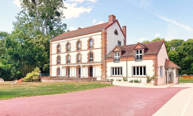 Saint-Pellerin Cottage | Luxury Stay at Moulin de Bouchereau: Nature & Relaxation