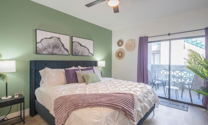 Kierland Condo | Luxury Stay | Kierland Views | Walk to Shops