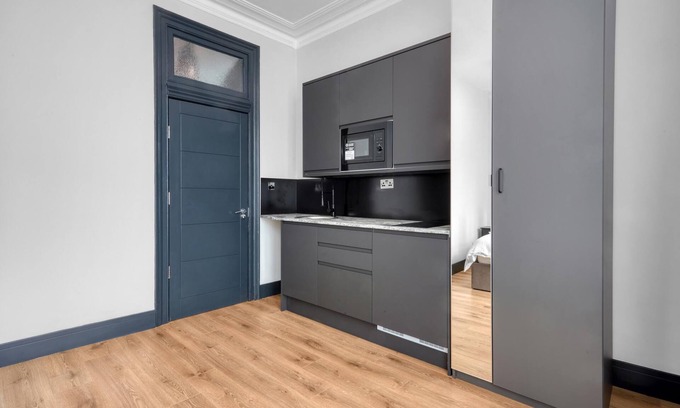 Grove Green Apartment | Luxury Studio in London