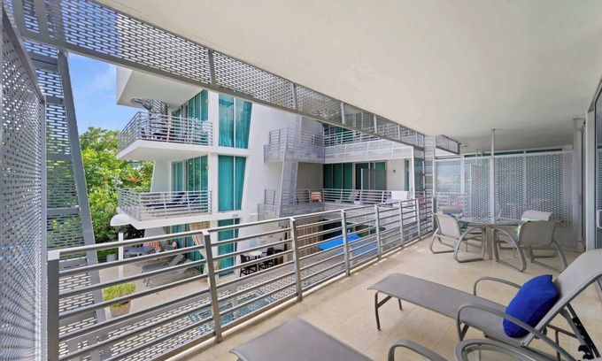South Beach Condo | Luxury Suite - 3 Min Walk to Miami Beach