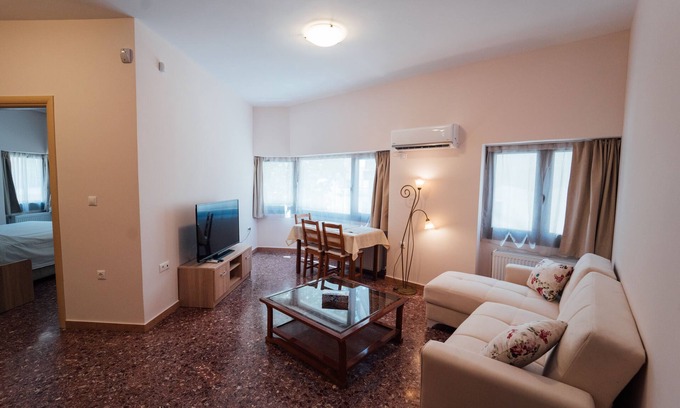 Plaka Apartment | Luxury Suite Apartment in Plaka Acropolis ~ Rosemary