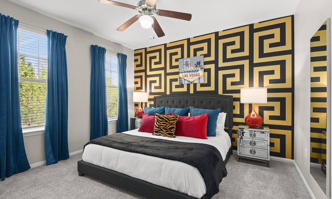 Oxford House | Luxury Themed Home! 5 Luxe K Suites+Shuttle!