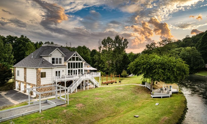 Mineral Bluff House | Luxury Toccoa Riverfront, theatre, pool table, hot tub, 6 king beds, sleeps 18