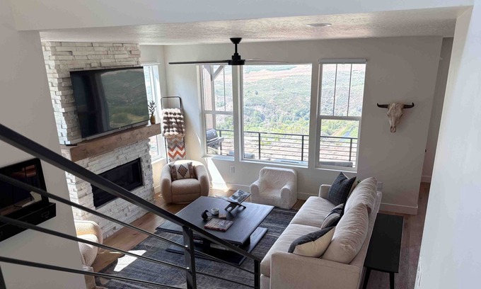 Park City House | Luxury Townhome w/panoramic views, family comforts & hot tub