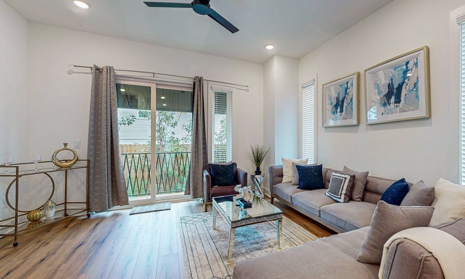 Lindridge-Martin Manor House | Luxury townhome with open-concept living space & gas fireplace