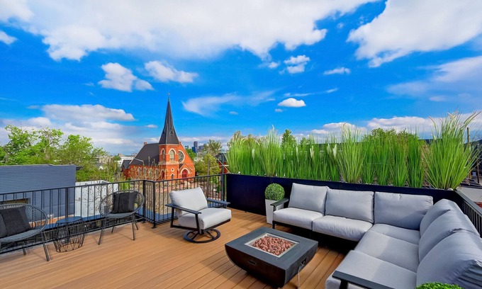 Highland House | Luxury Townhouse in the Heart of LoHi
