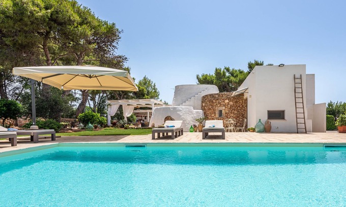 Torre San Giovanni Villa | Luxury trullo pool and large garden 5 minutes from the sea