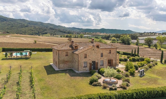 Panicale Villa | Luxury Umbrian Villa with Vineyard - Authentic Italian Country Estate Experience