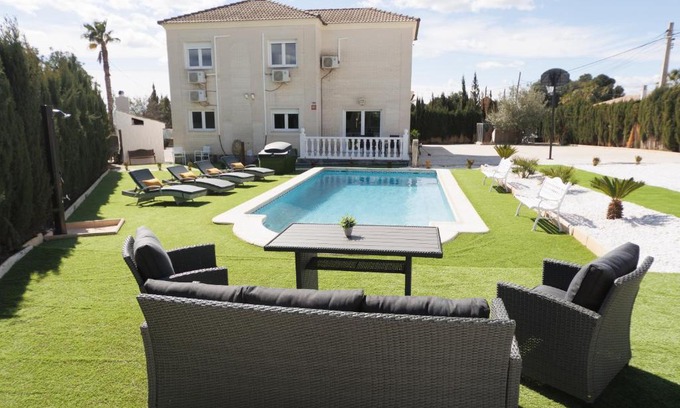 Lliria House | Luxury villa 20 minutes from Valencia