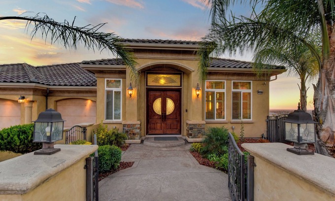 Folsom House | Luxury Villa at Terrazzo Hill