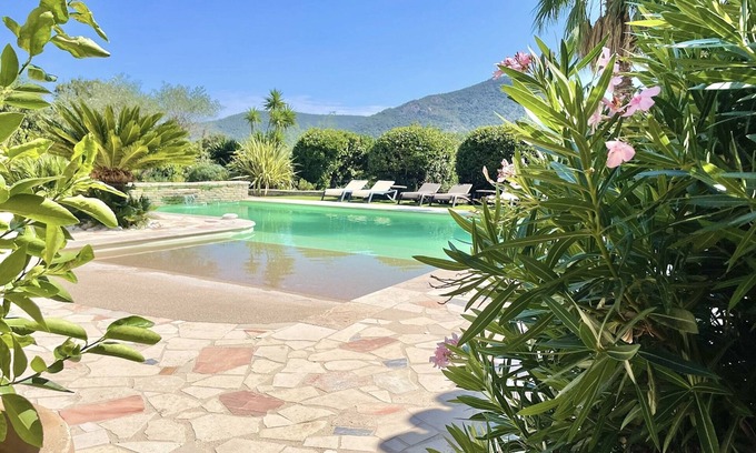 Les Brugassieres Villa | Luxury villa with pool house and beach pool