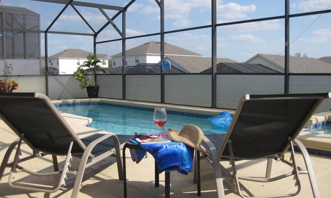 Highgate Park House | Luxury Villa, Gated Community, SOUTH FACING POOL/SPA, WIFI BBQ, mins to DISNEY!
