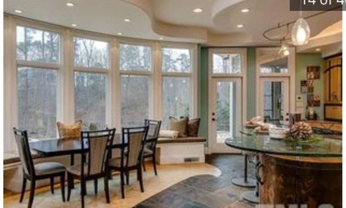 Raleigh Villa | LUXURY VILLA IN A LUXURIOUS NEIGHBORHOOD IN CARY/RALEIGH