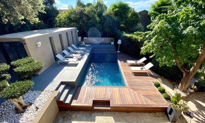 Carcassonne House | Luxury villa with pool at the foot of the city