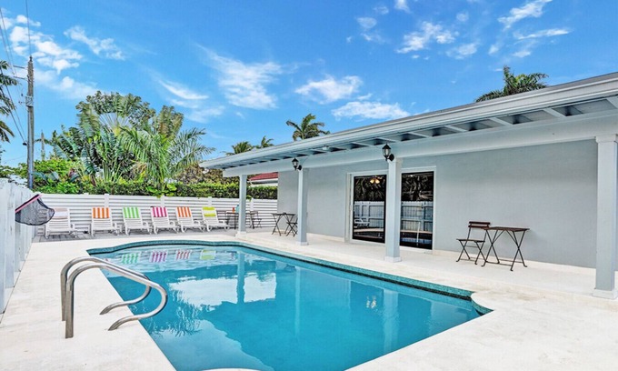 South Lake Villa | Luxury Villa with Heated Pool close to Beach