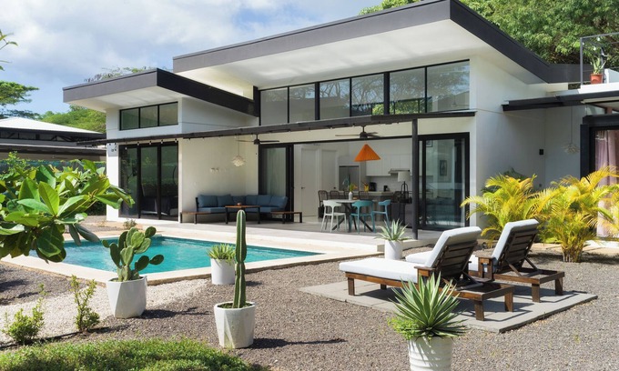 Tamarindo Villa | Luxury Villa with High-Speed Wi-Fi, Salt Water Pool, Fire Pit & Roof Terrace!