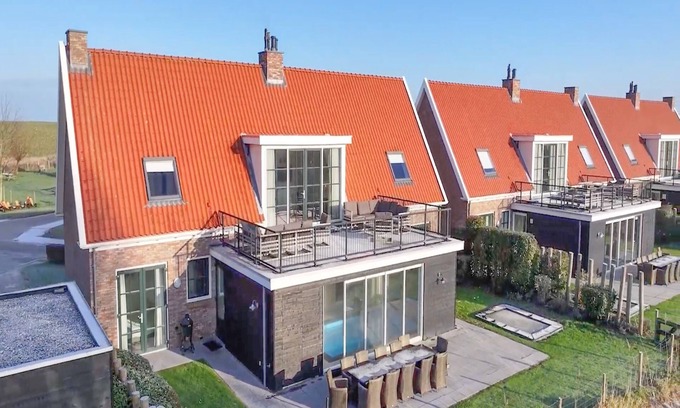 Colijnsplaat House | Luxury villa with a pool, sauna and near the sea