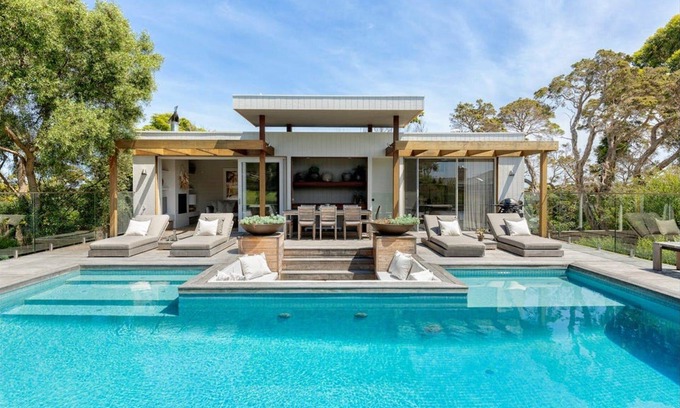 Portsea House | Luxury Villas Victoria on Portsea (Solar Heated Pool)