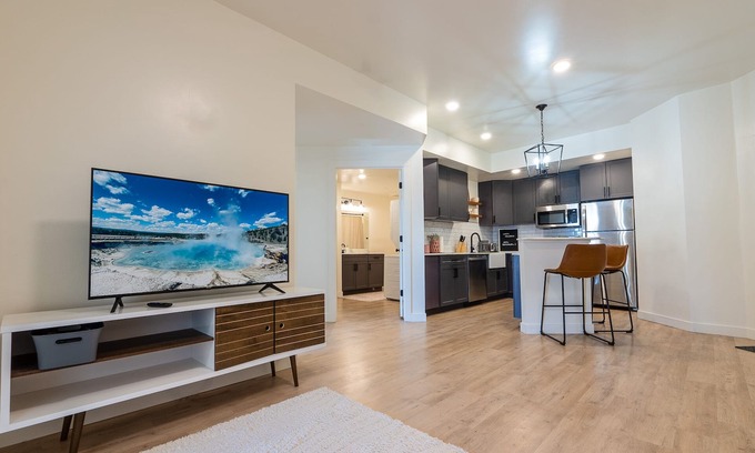 Rexburg Apartment | LUXURY YELLOWSTONE 2 BEDROOM SUITE