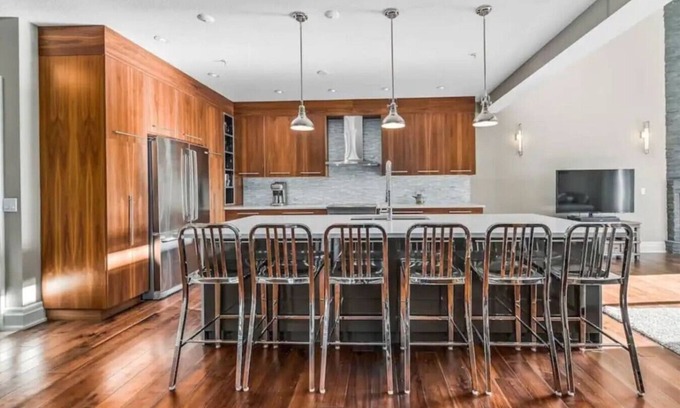 Canmore Apartment | LUXUS 3BR Penthouse | 2500sqft + Private Hot Tub