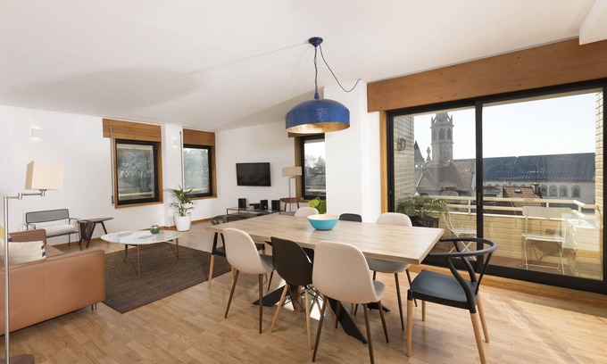 Paranhos Apartment | LV Premier MQ2- View, AC, elevator, balcony