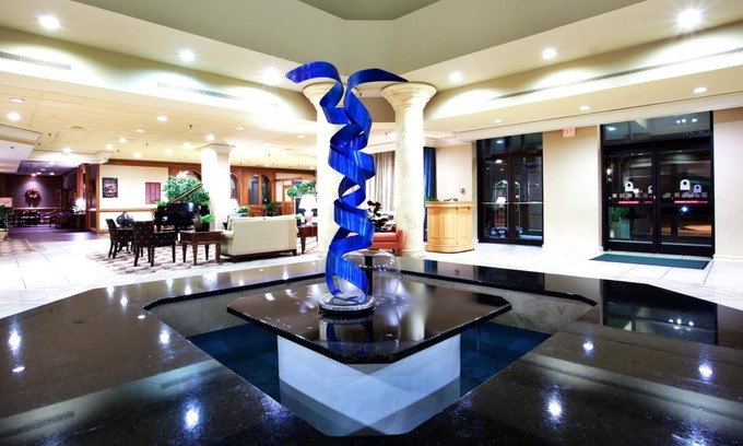 Central Business District Hotel | Lynchburg Grand Essential