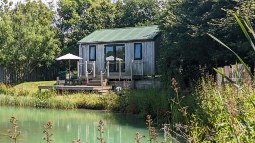 Bude Cabin | Lynstone Lakes