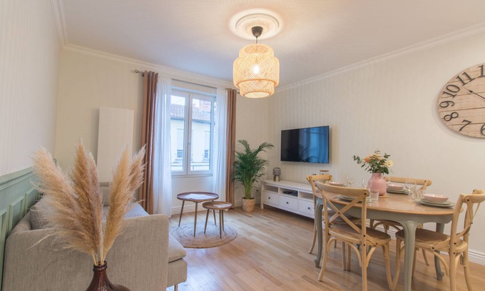 Richard Vitton - Chambovet Apartment | LYON 3, Quartier typique de LYON - 3 rooms 10 min from Part Dieu train station