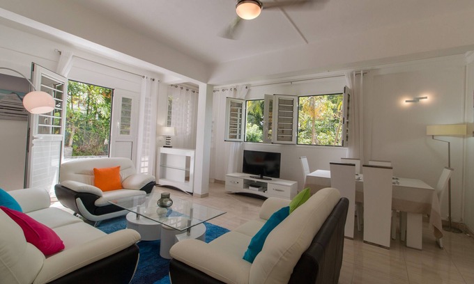 Schoelcher Apartment | M3 calm and seductive; magnificent view of the Pitons du Carbet.