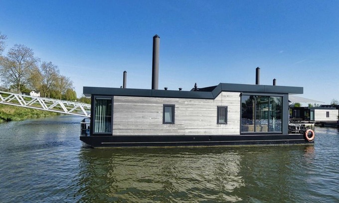 Ohe en Laak Boat Rental | Maasterp - Woonboot 1