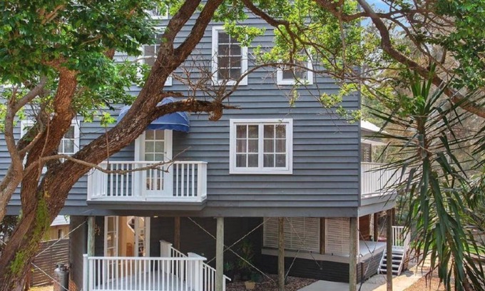 Macmasters Beach House | 'Mac's Beach House' by Accom Holidays