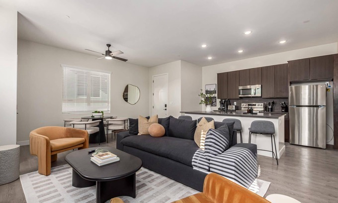 North Scottsdale Condo | Macallister Luxe 1006 | Desert Views & Heated Pool